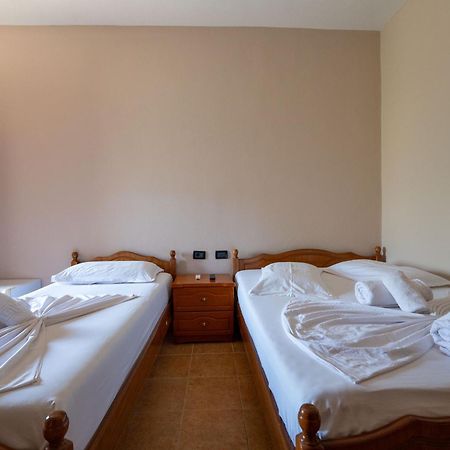 Hotel Nika Radhime Luaran gambar