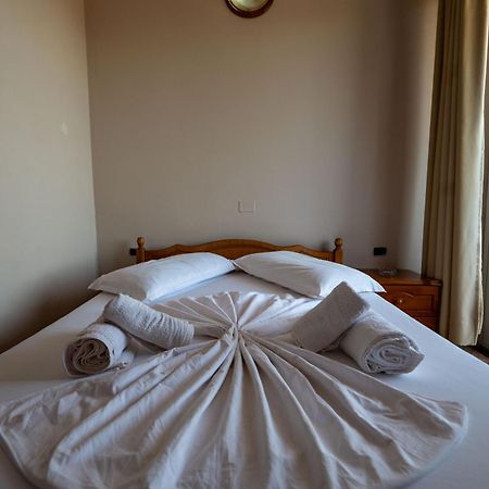 Hotel Nika Radhime Luaran gambar