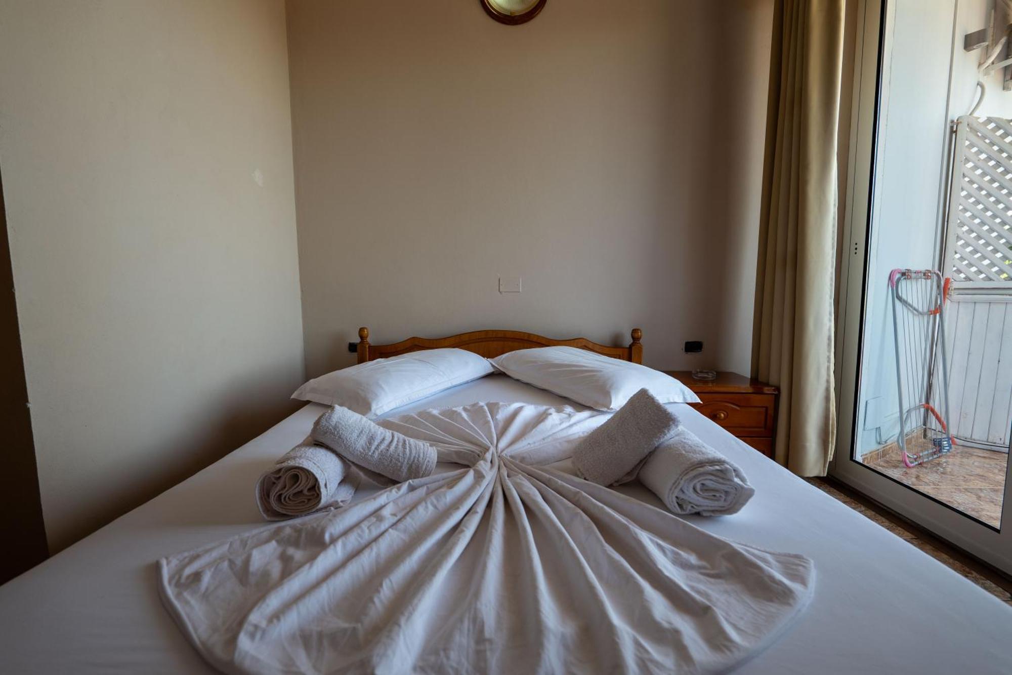 Hotel Nika Radhime Luaran gambar