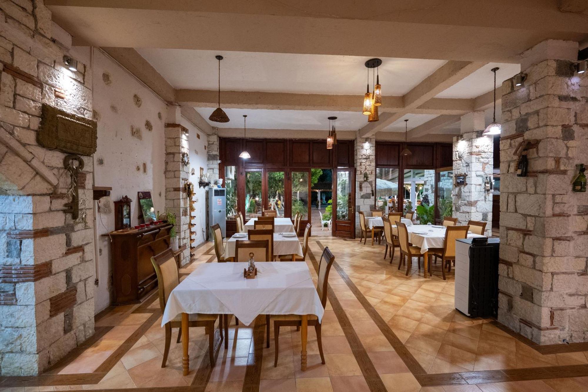 Hotel Nika Radhime Luaran gambar