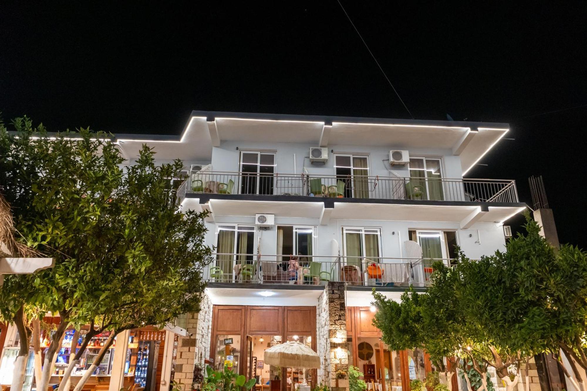 Hotel Nika Radhime Luaran gambar